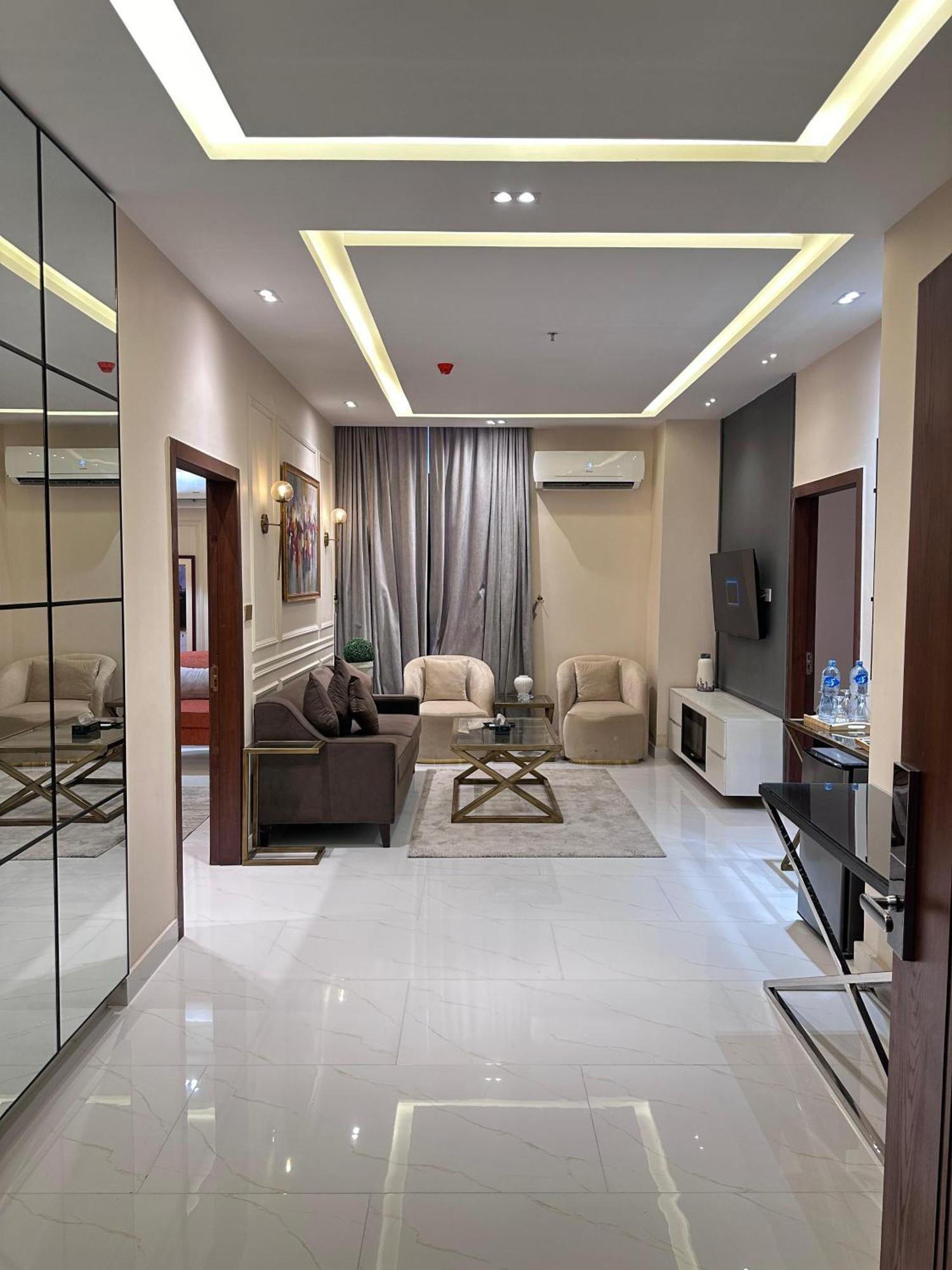 Pavilion Suites - Premium Aparthotel In Bahria Town Равалпинди Екстериор снимка