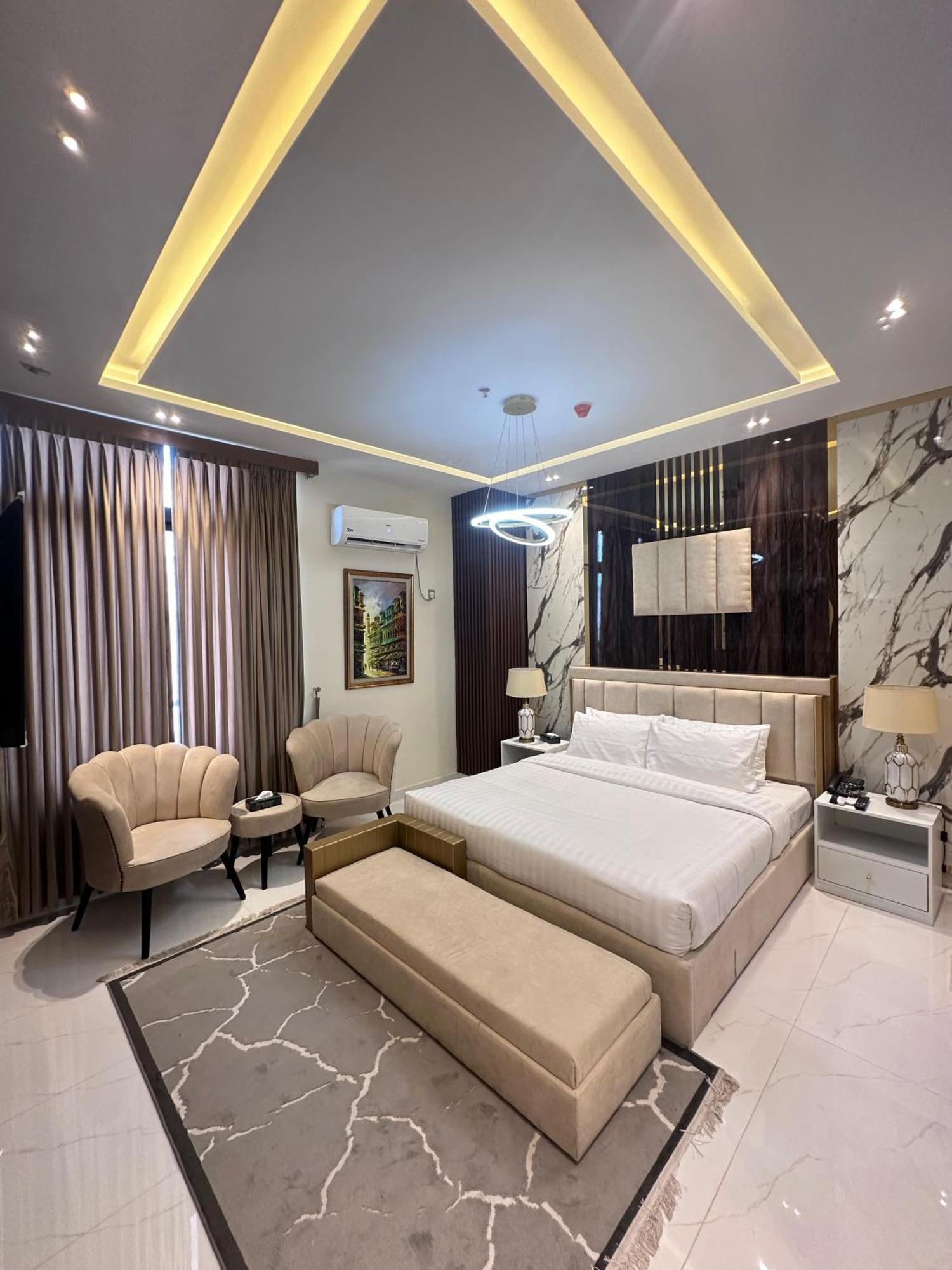 Pavilion Suites - Premium Aparthotel In Bahria Town Равалпинди Екстериор снимка