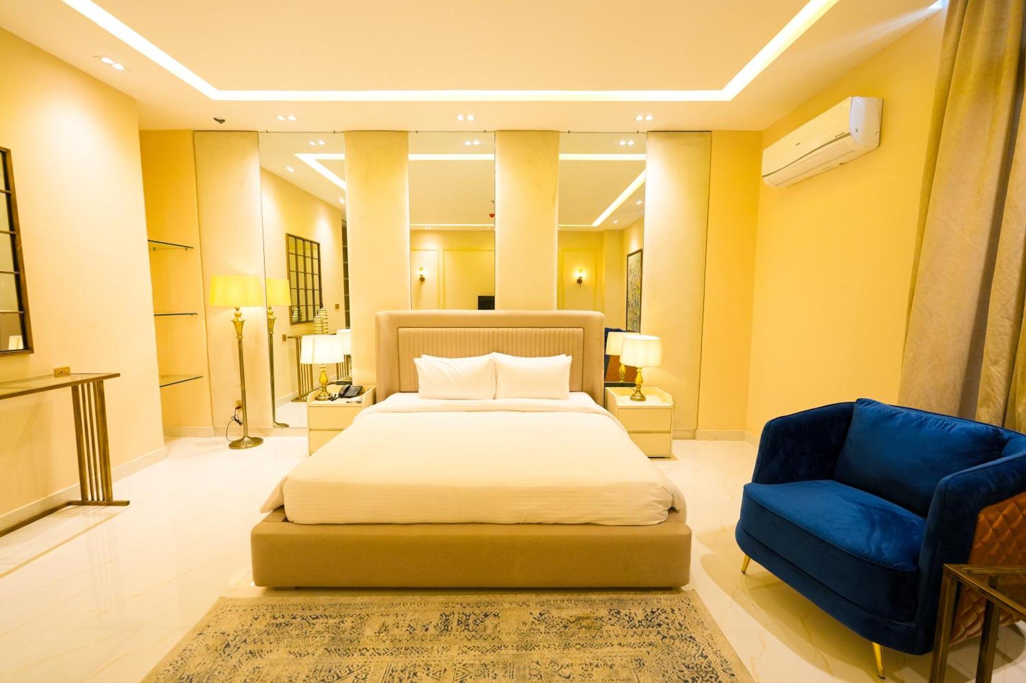 Pavilion Suites - Premium Aparthotel In Bahria Town Равалпинди Екстериор снимка