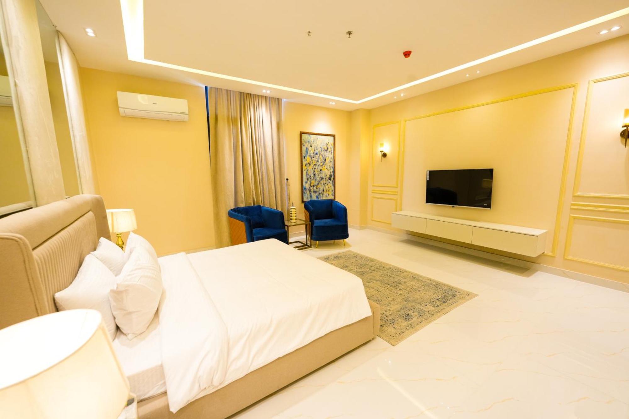 Pavilion Suites - Premium Aparthotel In Bahria Town Равалпинди Екстериор снимка