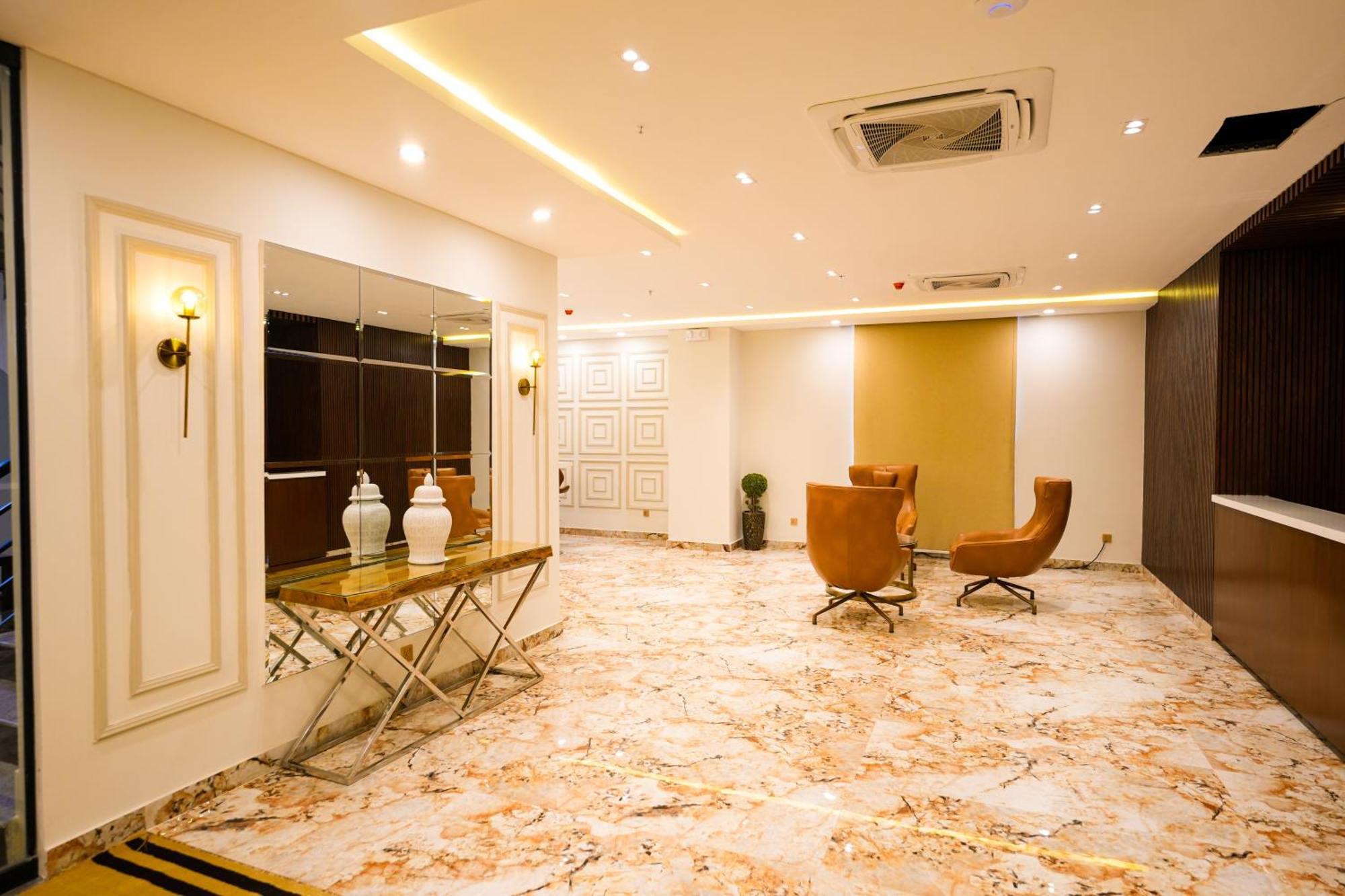 Pavilion Suites - Premium Aparthotel In Bahria Town Равалпинди Екстериор снимка