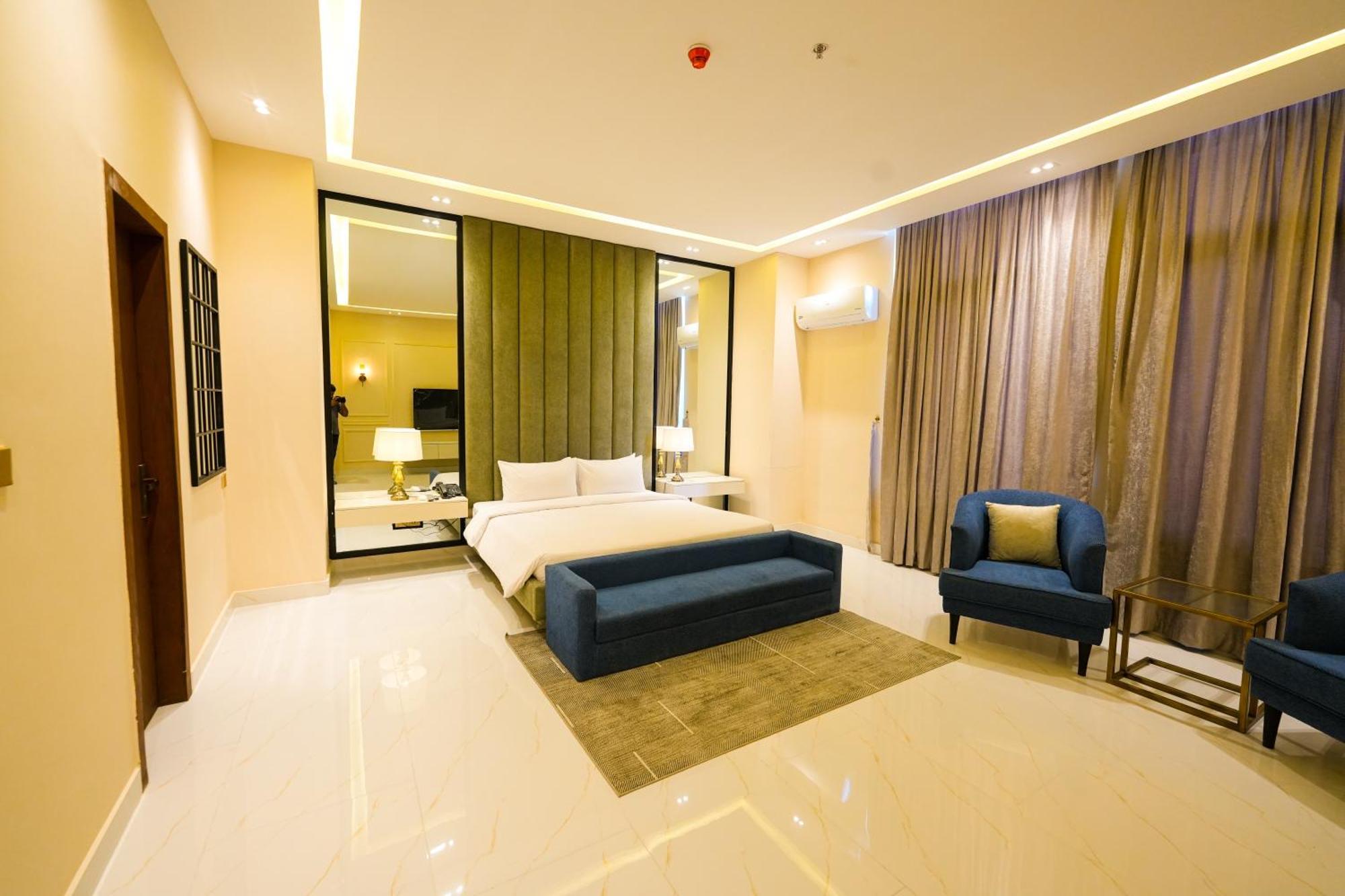 Pavilion Suites - Premium Aparthotel In Bahria Town Равалпинди Екстериор снимка