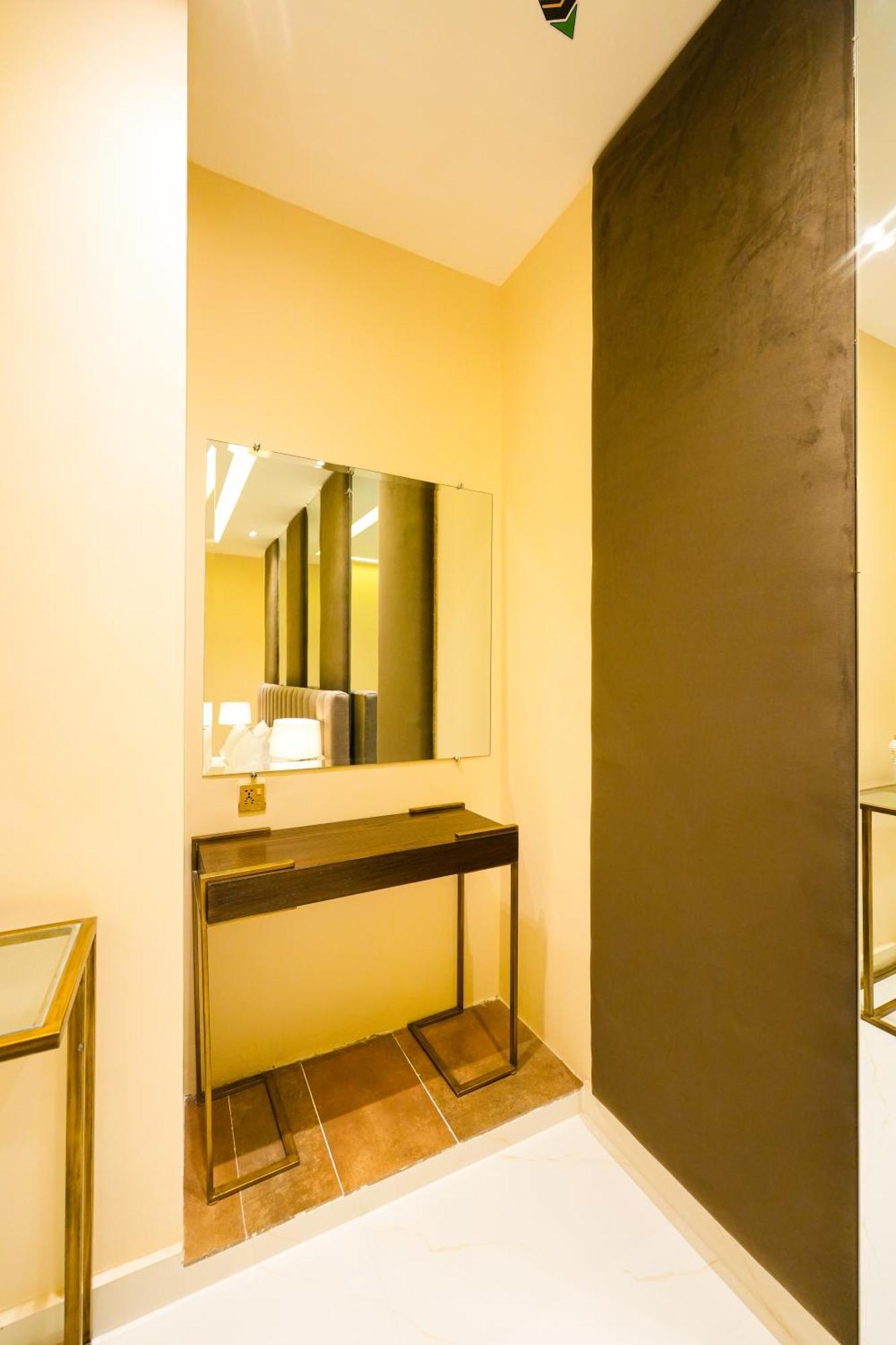 Pavilion Suites - Premium Aparthotel In Bahria Town Равалпинди Екстериор снимка