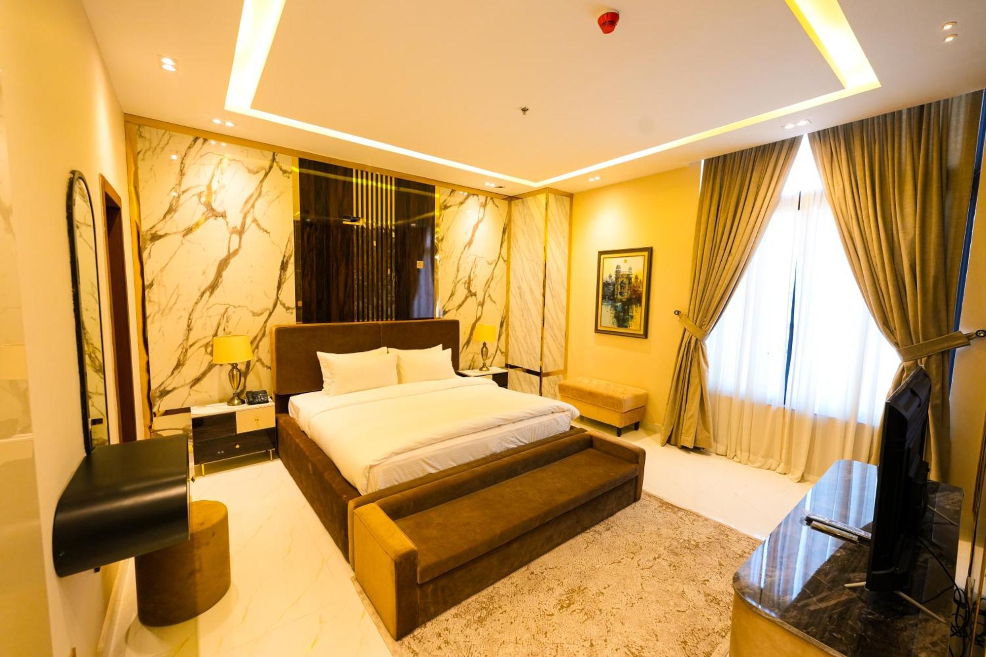 Pavilion Suites - Premium Aparthotel In Bahria Town Равалпинди Екстериор снимка